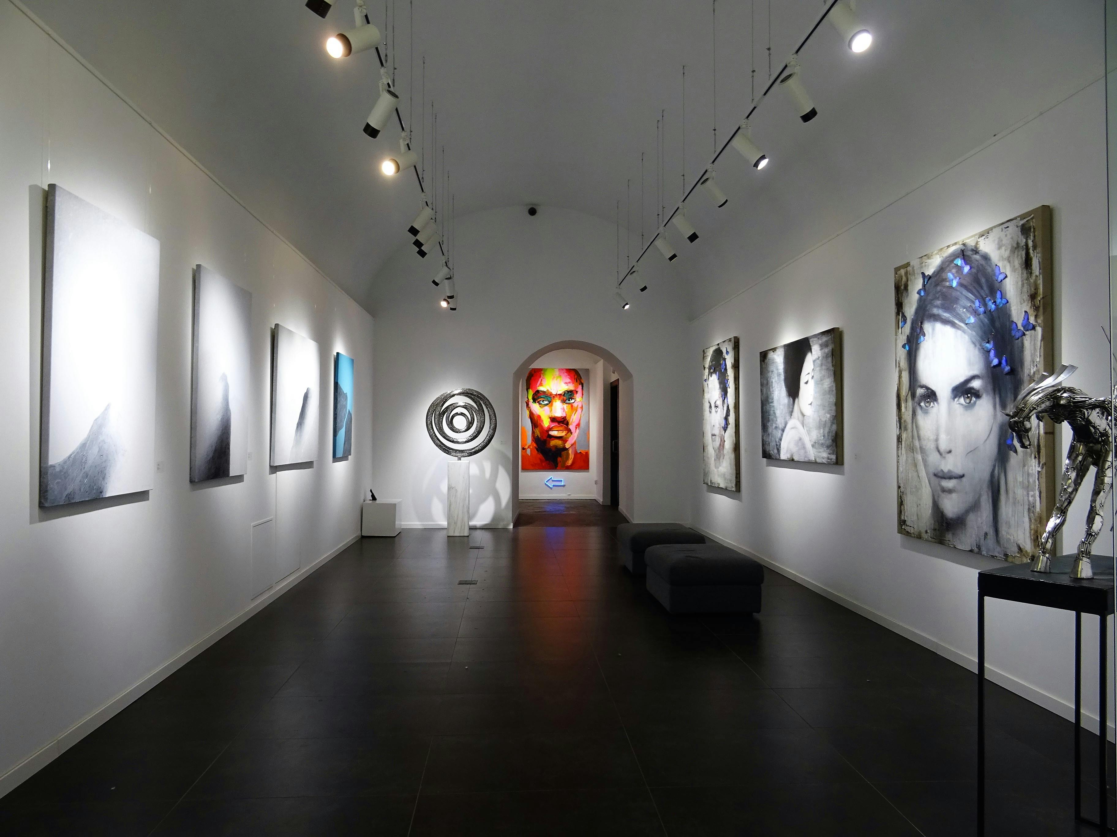 Oolong Gallery